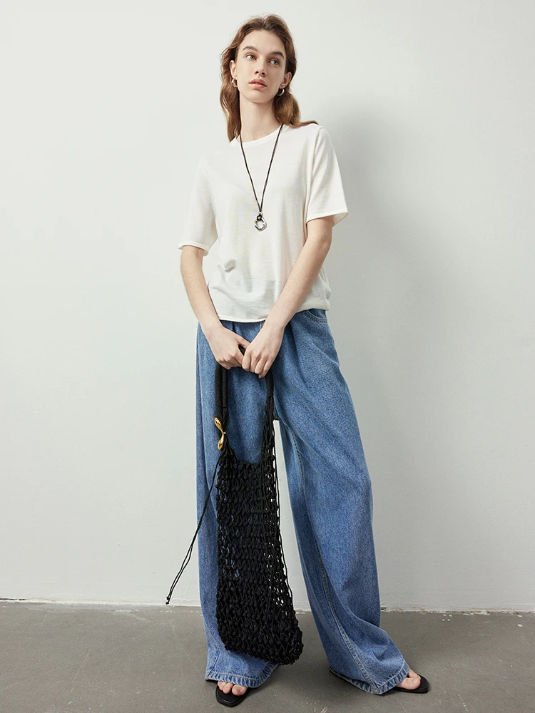 大人可愛いの本質とは？ルーズフィットニットTシャツで解くスタイルの秘密
