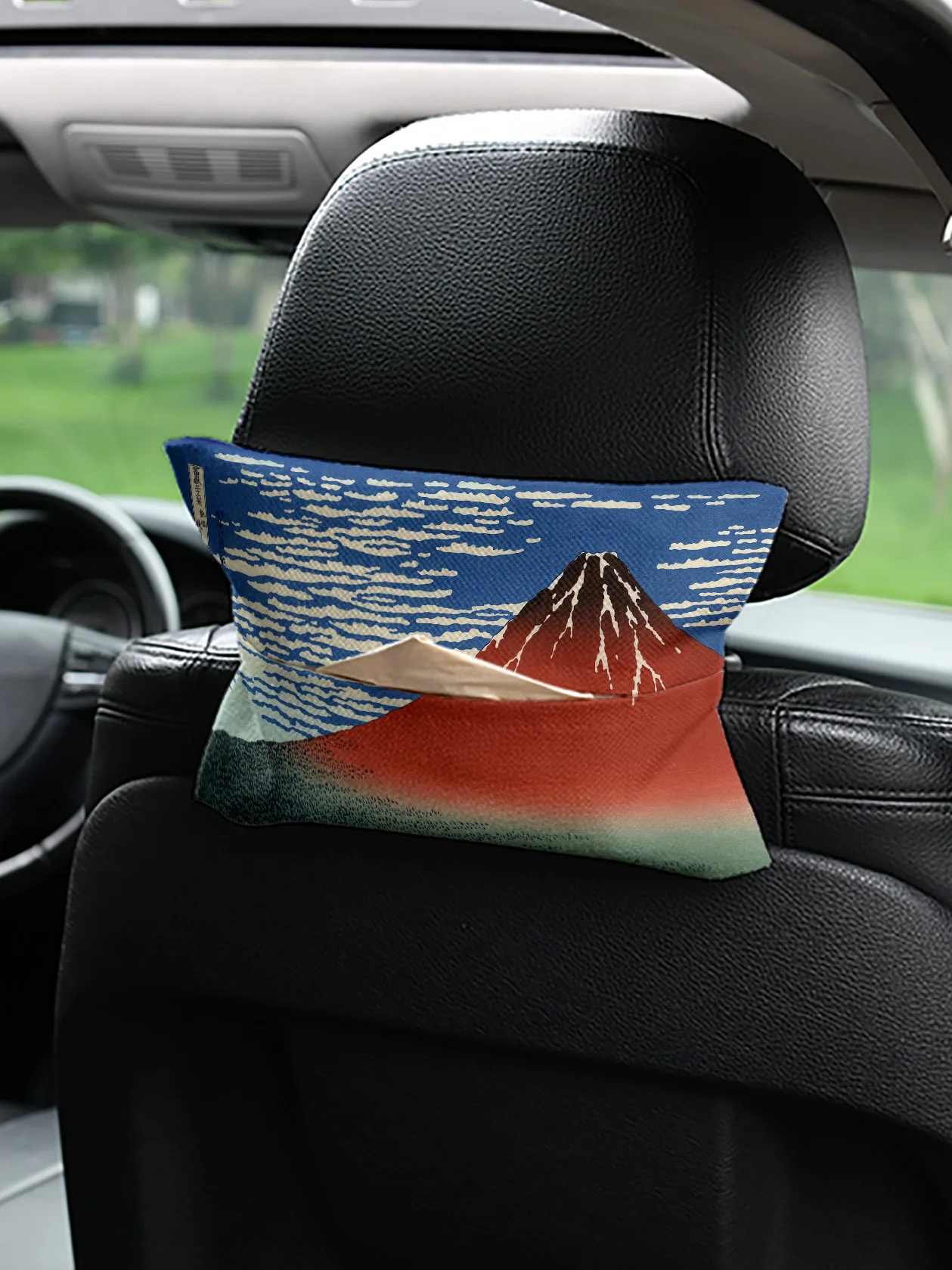 浮世絵デザインの車用ティッシュケース：統一デザインで空間を節約する実用性の検証