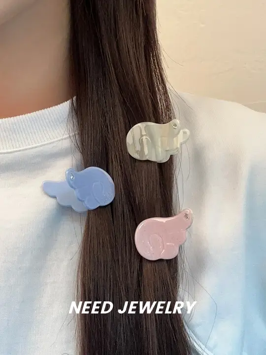 かわいいデザインの羽根モチーフクリスタル付きヘアクリップ【酸素系・甘美なスタイル】