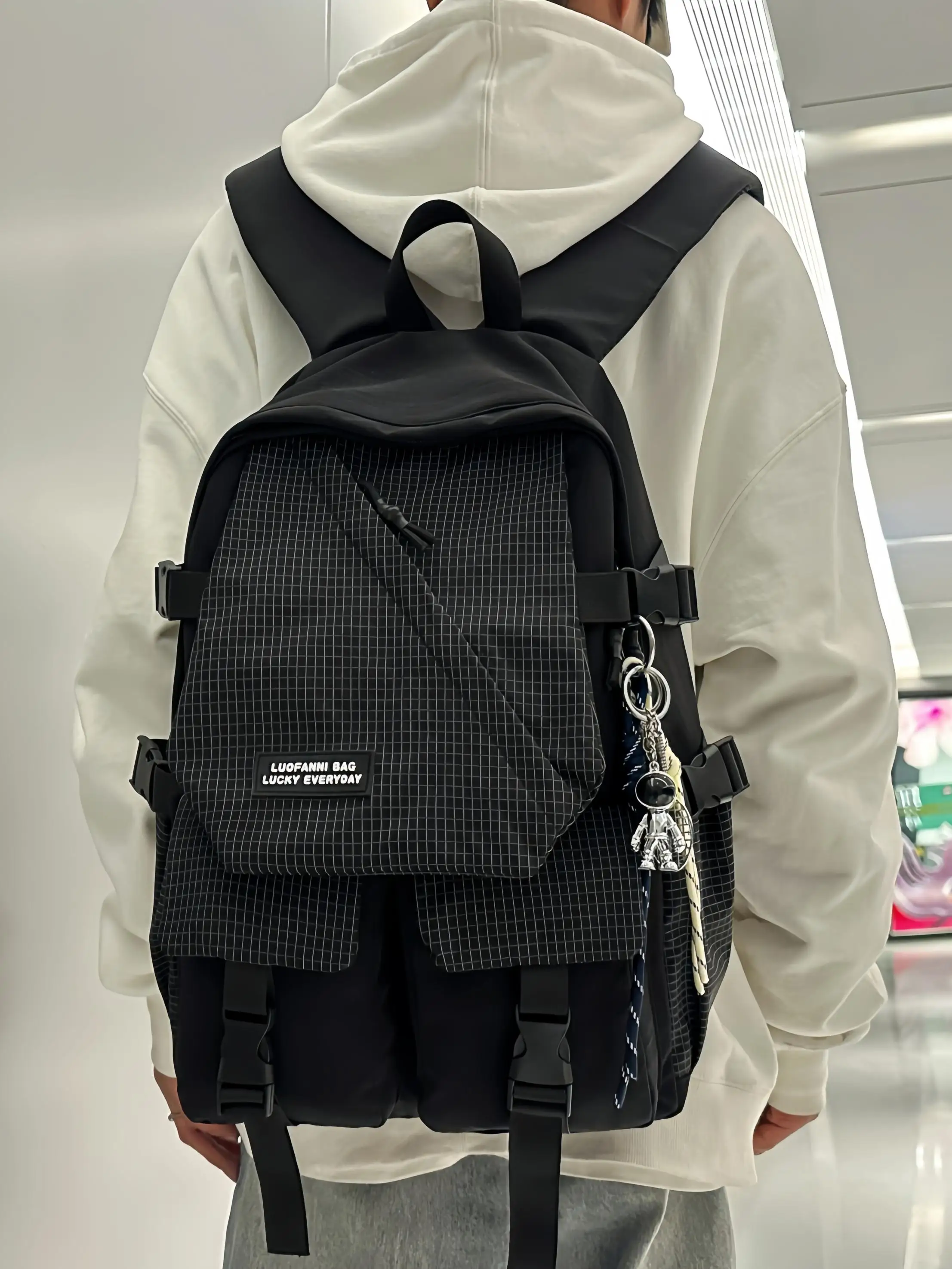 大型リュックを選ぶときに迷うなら、この1つのポイントで決めるべきは？