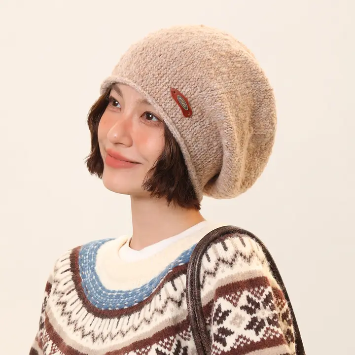 ヴィンテージ風 混色ニットの耳当て付き帽子【秋冬用・保温・女性向け】