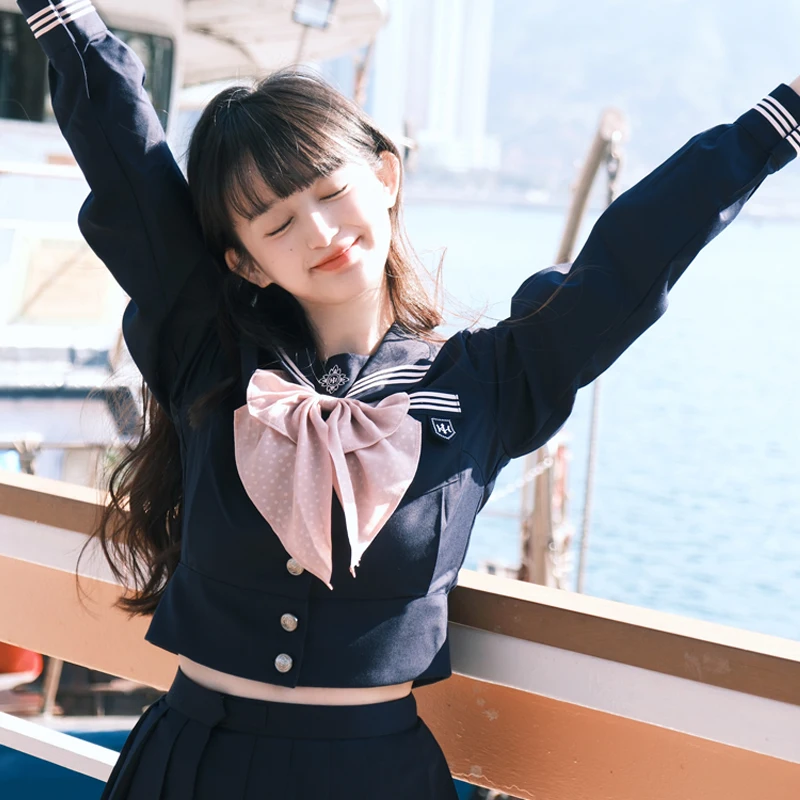 女子JK制服を選び直す！紺とピンクのセーラー服が、なぜ今注目されているのか？