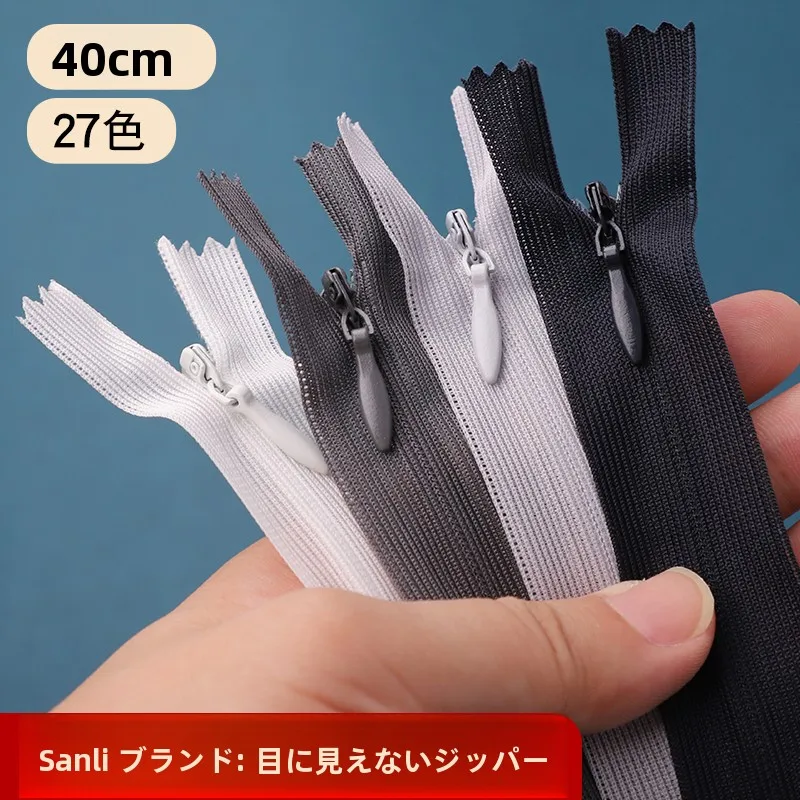 隠しファスナー付きレースドレス：30cm長さの透湿チュニックデザインが実用性をどう支えるか