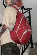 レトロなデザインの赤いチェック柄リュックサック【アメリカンスタイル・アウトドア用】