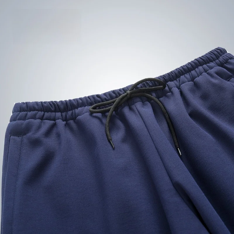 スウェットパンツ コーデの完全ガイド：寒さ対策とスタイルのバランス