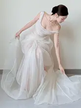 軽やかで夢幻的なウエディングドレス【フィッシュテールデザイン・フランス風・結婚式用】（セットアップ対応）
