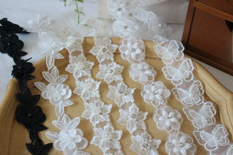 レース刺繍花飾り：ハンドメイドウエディングドレス用のボリューム感とビーズデザイン