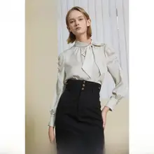 フレンチスタイルのレトロバタフライリボン付きサテンシャツ【バルーンスリーブ】