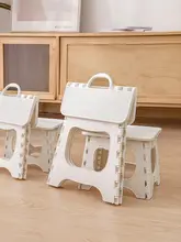省スペース設計の折りたたみ椅子【プラスチック製・子供用・持ち運び便利】
