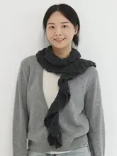 エレガントな波形デザインの柔らかいニットスカーフ【秋冬用・肌触りの良い保温性】