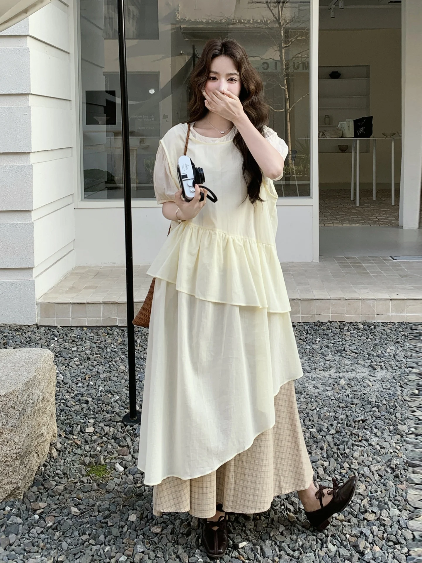 グレー チュール スカート と 白いスカート どちらが夏向き？本当に悩むならこの1つの答えを知ろう