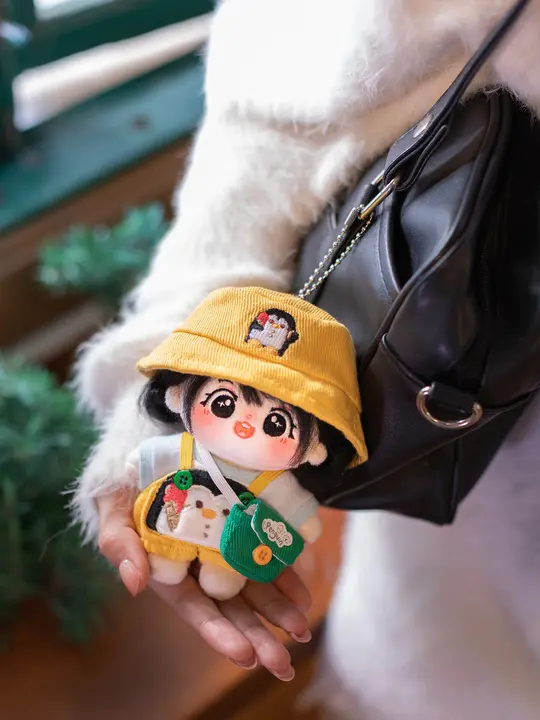 オリジナルデザインの換装可能な綿製ぬいぐるみマスコット【かわいいバッグチャーム・毛糸衣装】