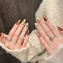 輝くヒョウ柄のハンドメイド爪付きネイル【ショート・猫目デザイン・美白効果】（セットアップ対応）