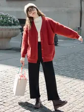 秋の通勤スタイルにぴったり！ハイネックリブニットセーター【クリームアーモンド・柔らかなデザイン】