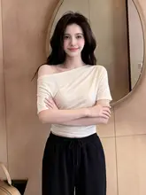 デザイン性が魅力的な夏用女性ショートスリーブTシャツ【独自のスタイル・美しいデザイン】