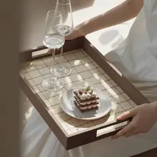 高級感あるチェック柄布製レザーのトレイ【ティーセット・アフタヌーンティー用・収納に最適】