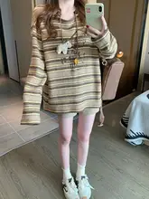 コーヒー色ストライプの小馬柄長袖Tシャツ【春秋向け・ルーズフィット・ウォーム感】