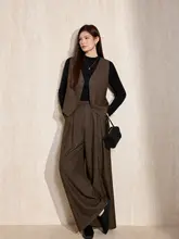大きいサイズのレディーススーツベストとワイドパンツ【洗練されたデザイン・通勤向け・お洒落】（セットアップ対応）