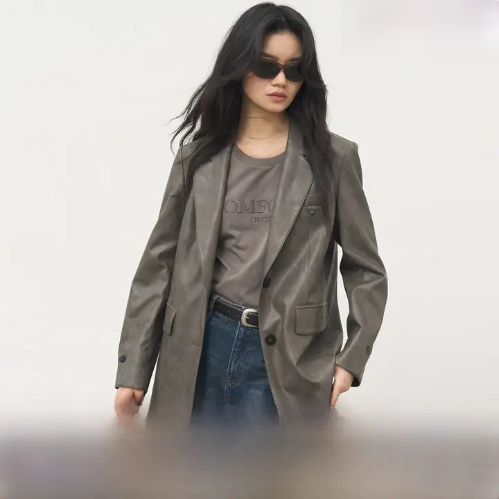 通勤に最適！シンプルな女性用スーツ【春用・クラシックデザイン】