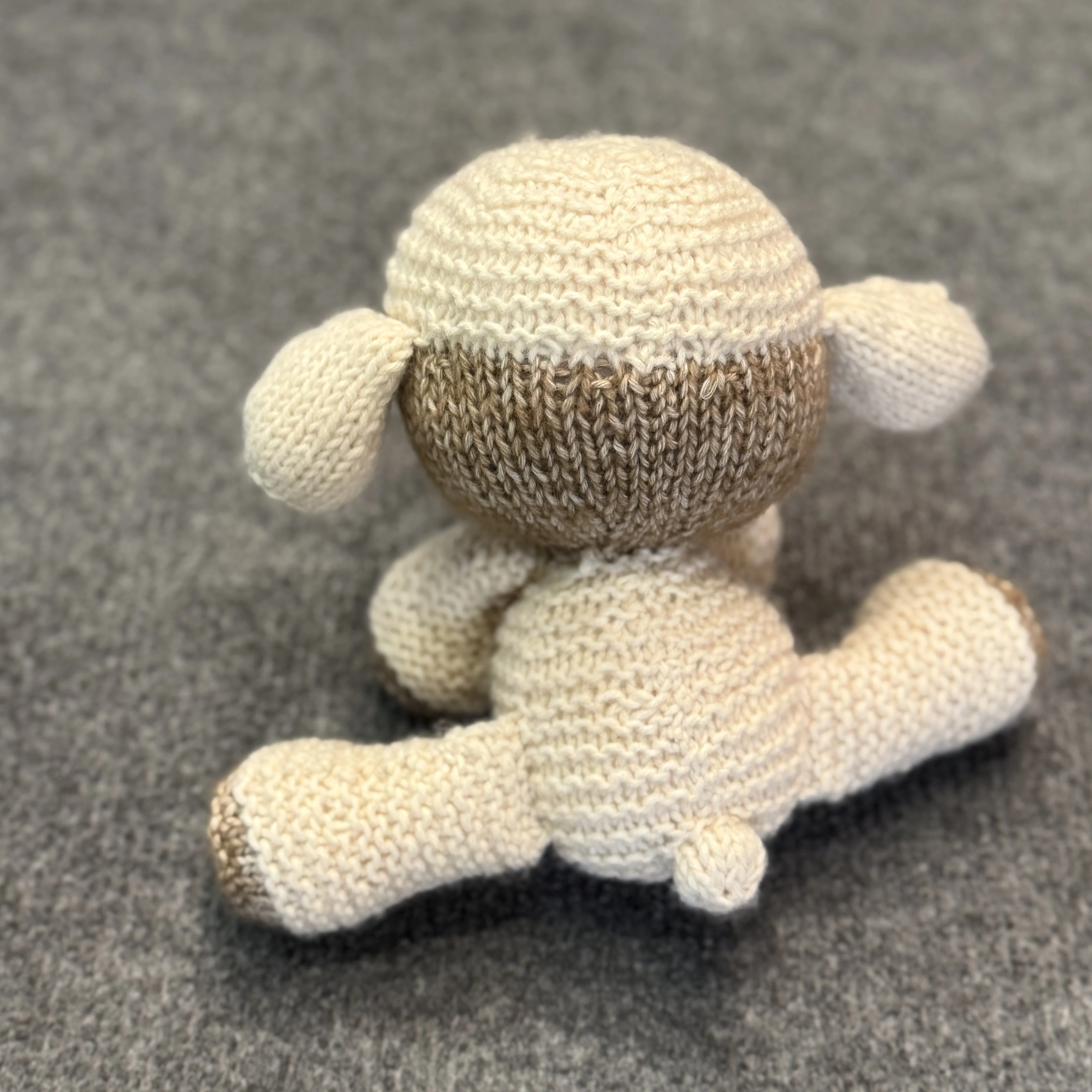 1歳児が手作りで楽しめるフェルトおもちゃは、マジックテープで作る編みぐるみがベスト？