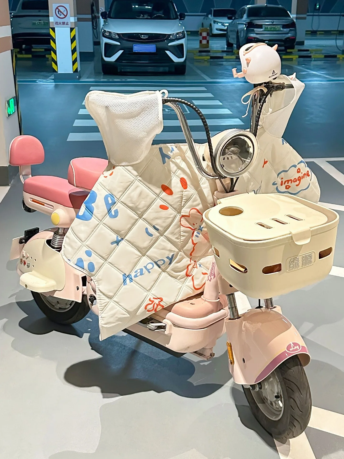 電動バイクの夏を快適に過ごすには、風よけカバーが鍵！？