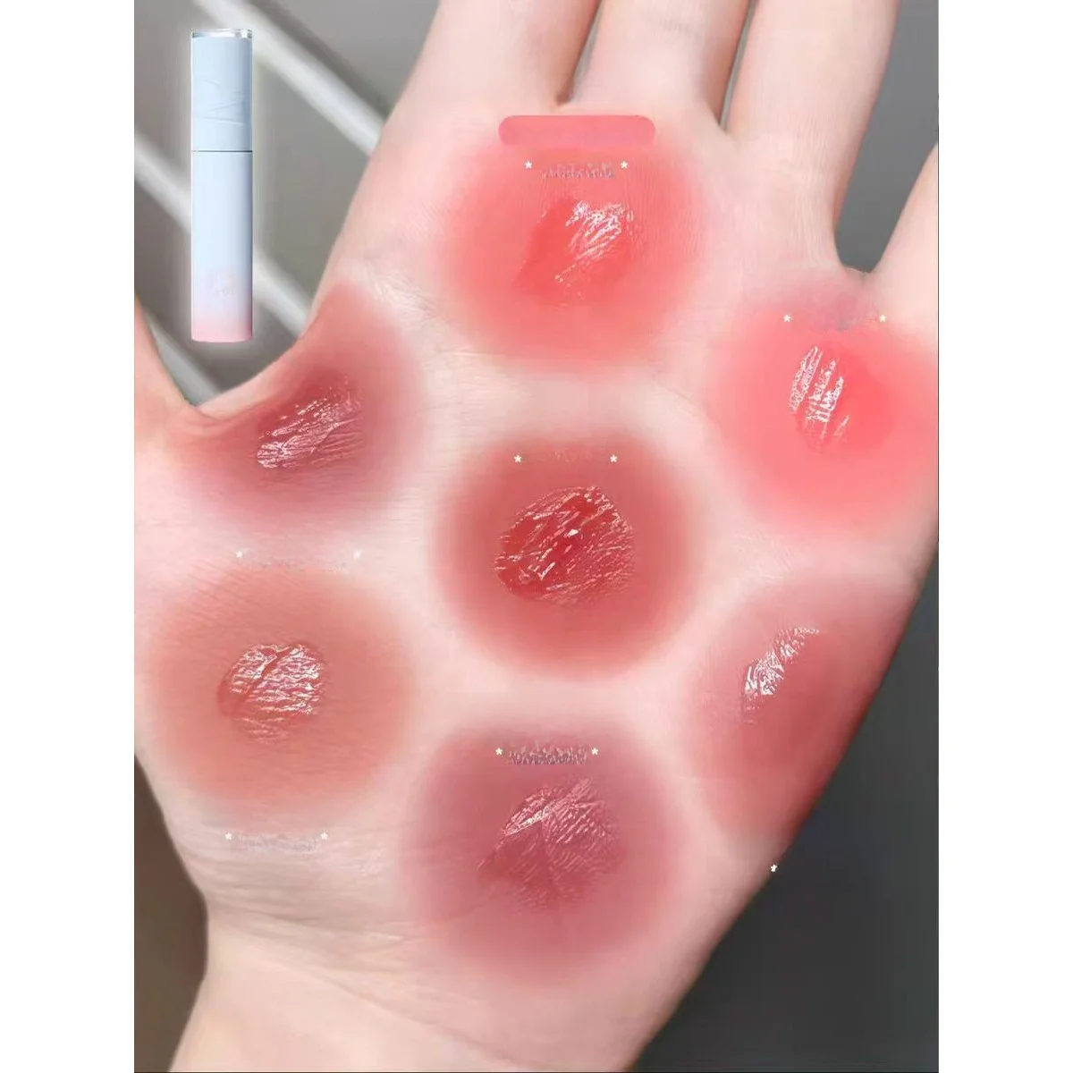 エアリーココナッツテクスチャーリップカラー【水雾唇釉・女性用・容器入り】