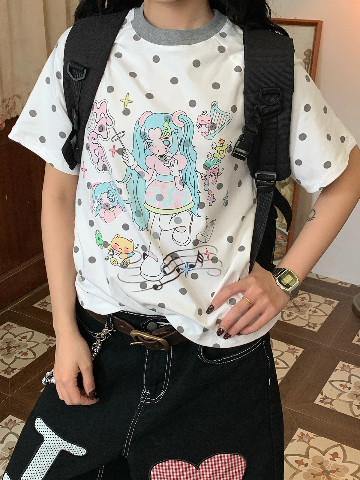 アニメキャラtシャツ コーデの取り入れ方は？5選でメンズ・レディースのライフスタイルを彩る