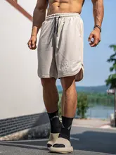 メンズウエア ルーズフィット刺繍入りランニングショーツ【ワッフル生地・アウトドア・スリットデザイン】