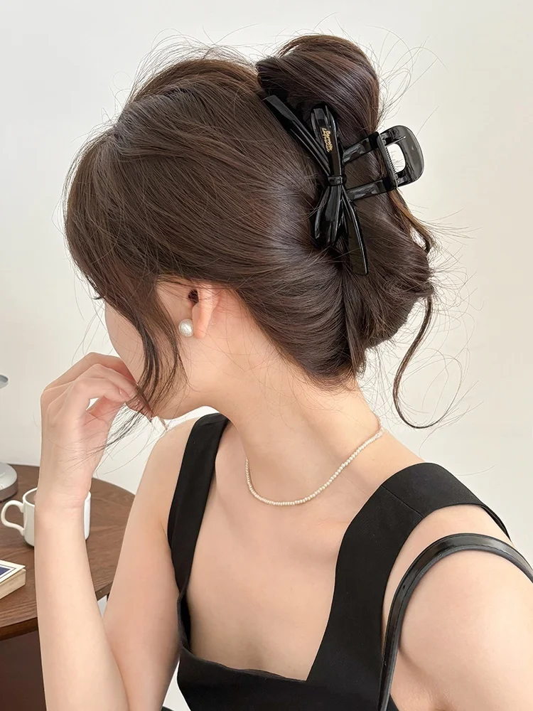 シンプルなリボンデザインのシュシュ：結ぶヘアアレンジの実用性と使いやすさを徹底検証