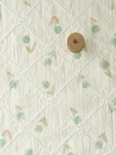緑のチューリップ刺繍ポリエステル生地【春夏用・衣類・カーテンに最適】