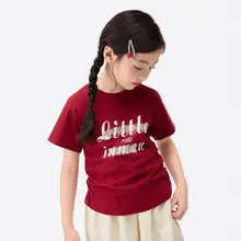花柄デザインの子供用ラウンドネックTシャツ【ショート袖・レース＆アルファベットプリント・快適カジュアル】