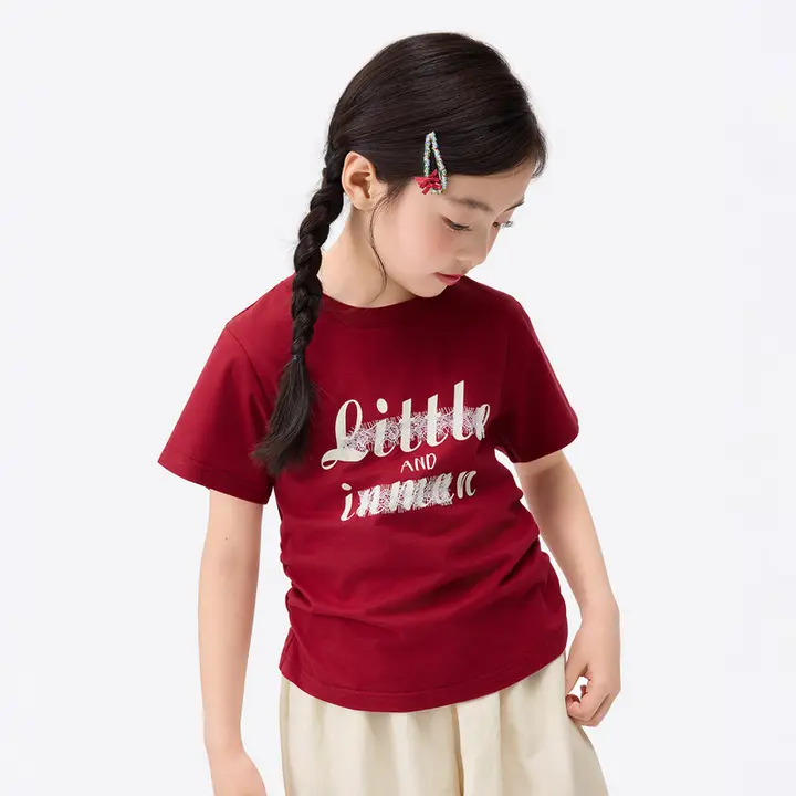 花柄デザインの子供用ラウンドネックTシャツ【ショート袖・レース＆アルファベットプリント・快適カジュアル】