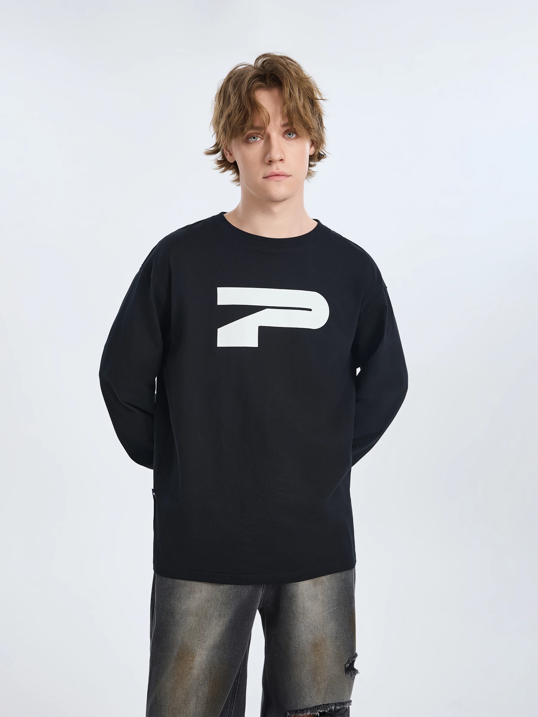 tシャツ ピチピチ メンズ：P字模様プリント長袖Tシャツの実用性と性能解析
