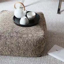 カフェブラウンの低いソファ用オットマン【スクエア型・和風デザイン・地上用クッション】