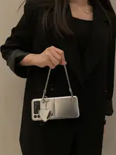 高級感のあるマット仕上げハート型コンパクトミラー【手持ちタイプ・折りたたみ式のスマートフォンケース対応・個性的なデザイン】