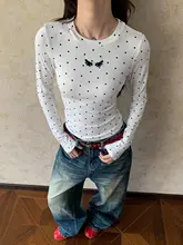 ドット柄の短丈長袖Tシャツ【春用・ウエストデザイン・フィット感】