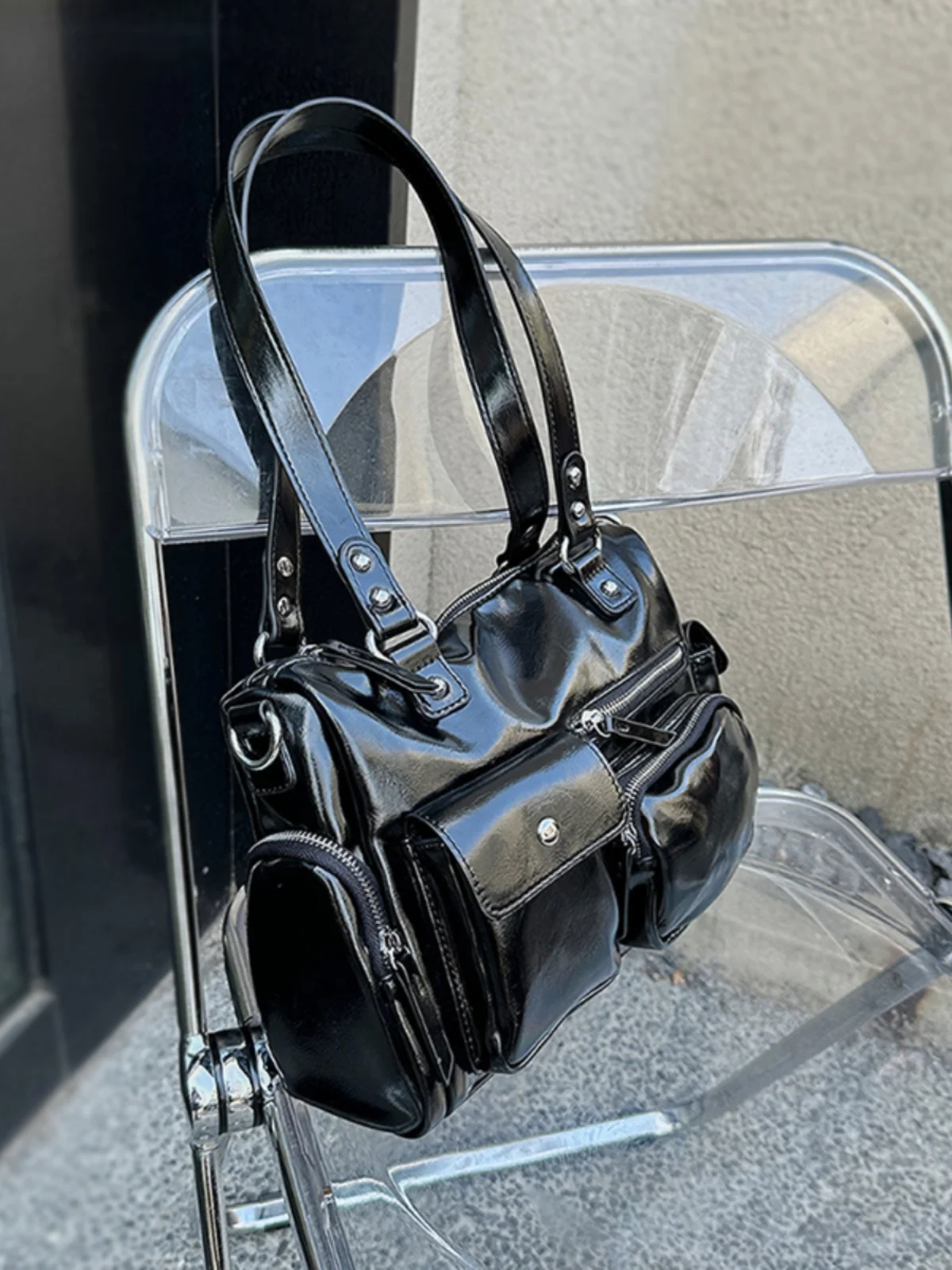 黒バッグのコーデで失敗しない方法は？