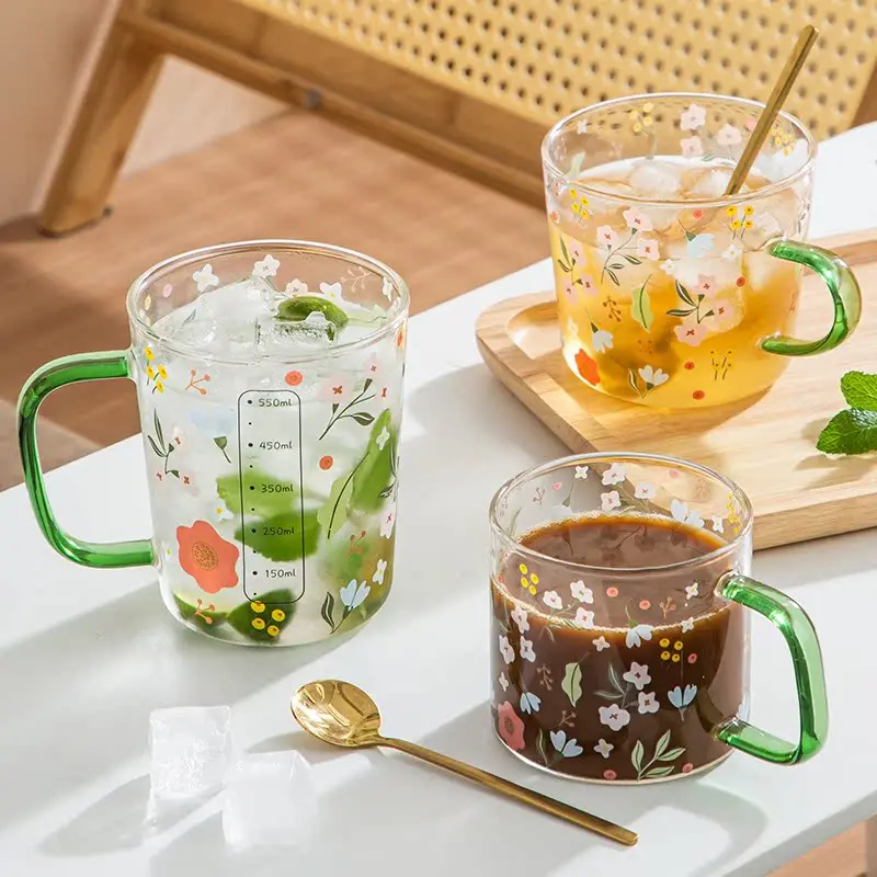 ガラスティーカップ おしゃれなデザイン 例：大容量のガラス製水杯【花柄・デザインカップ・刻み目付き】