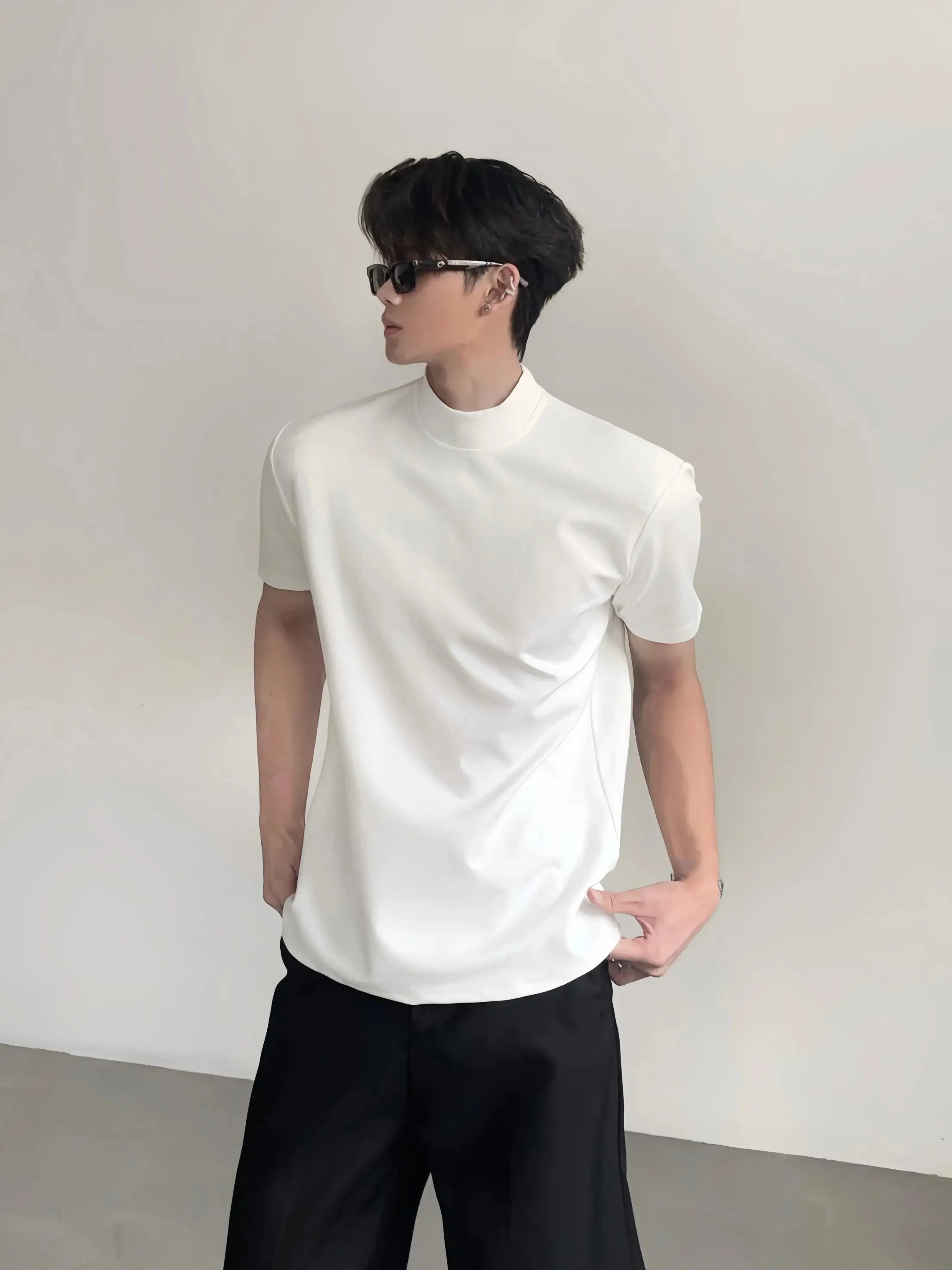 メンズTシャツの重ね着に迷っているなら、どうやって着るの？