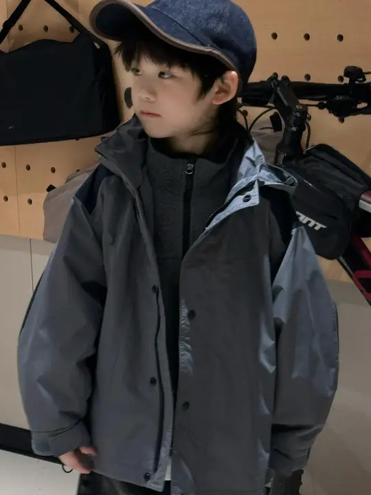 子供用スタイリッシュ防風ジャケット【秋用・男の子・女の子・ファッションデザイン】（セットアップ対応）