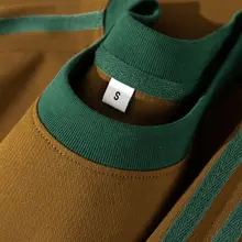 コーヒー色の夏用斜め織りコットン半袖Tシャツ【ゆったりとしたフィット・レトロデザイン・通気性・バイカラー】