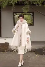 冬用保温毛皮ケープ【大きなファー襟・厚手・女性用・結婚式に最適】