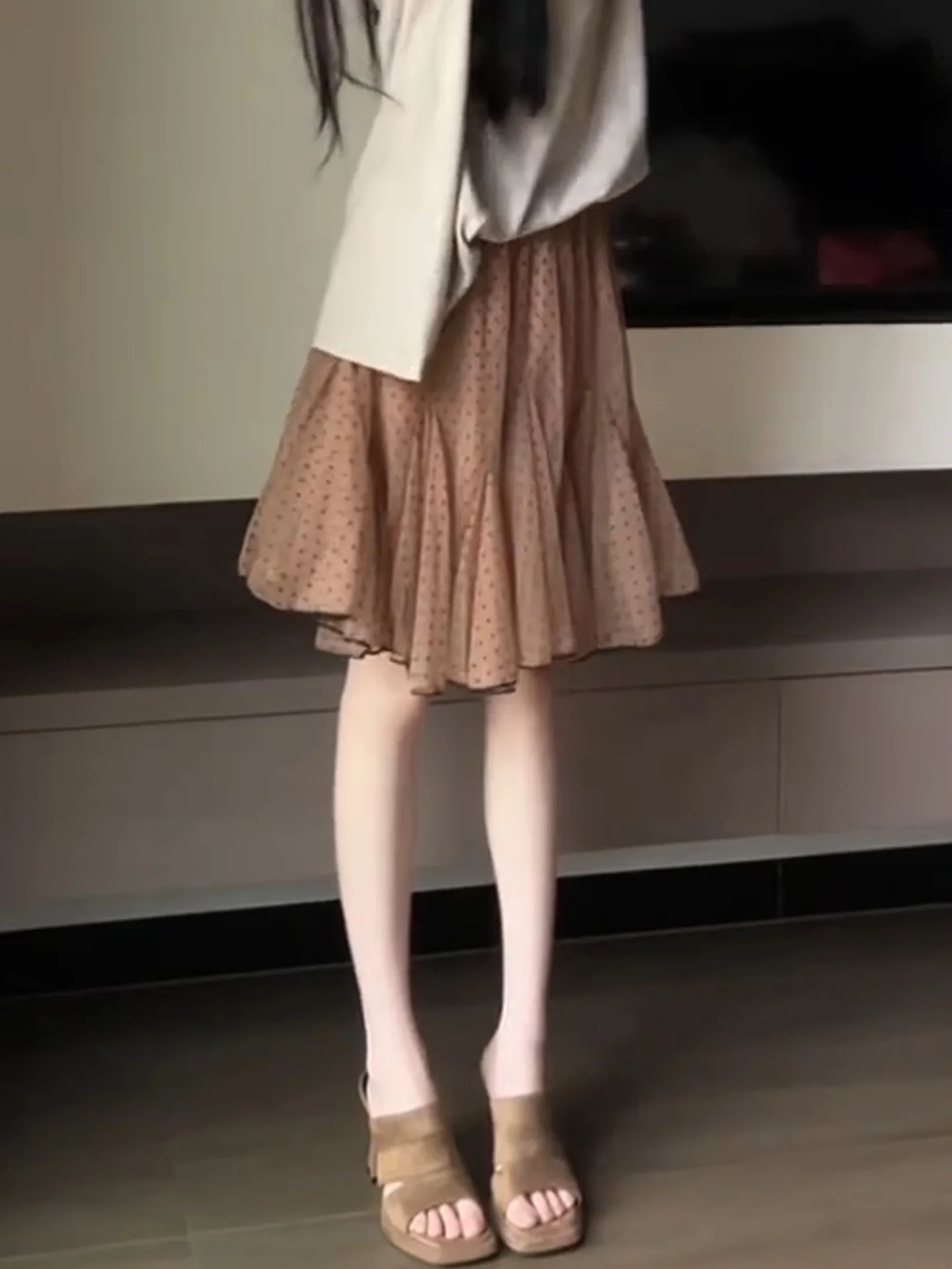 夏服 レディース スカートをどう選ぶ？Aラインとハイウエストが決める、通勤からレジャーまで使える1本の秘密
