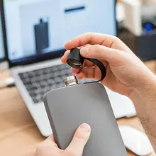 携帯用ステンレス製フラット水筒【デザイン性・スポーツ・アウトドア用】