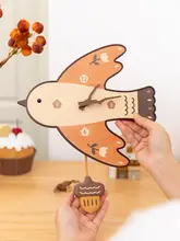 ユニークなスワロー時計【クリーム色・壁面装飾・寝室用】