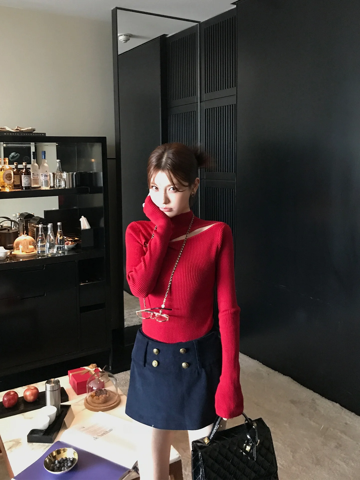 バルマン風ライトコーデュロイ風半身スカートパンツ：おしゃれで機能性を兼ね備えた2025冬のボトムス