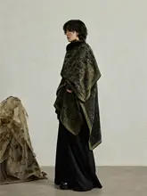 中式水墨画デザインの開叉ケープ【秋冬用・保温性・ダブルフェイスニット】