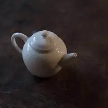 白磁壺 功夫茶用ポット 使用者/シナリオ:茶道 材質:デカ釉 スタイル:彫刻文様