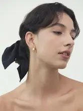 弧形デザインのカット面メタルイヤリング【スタイリッシュ・シンプル・カジュアル】