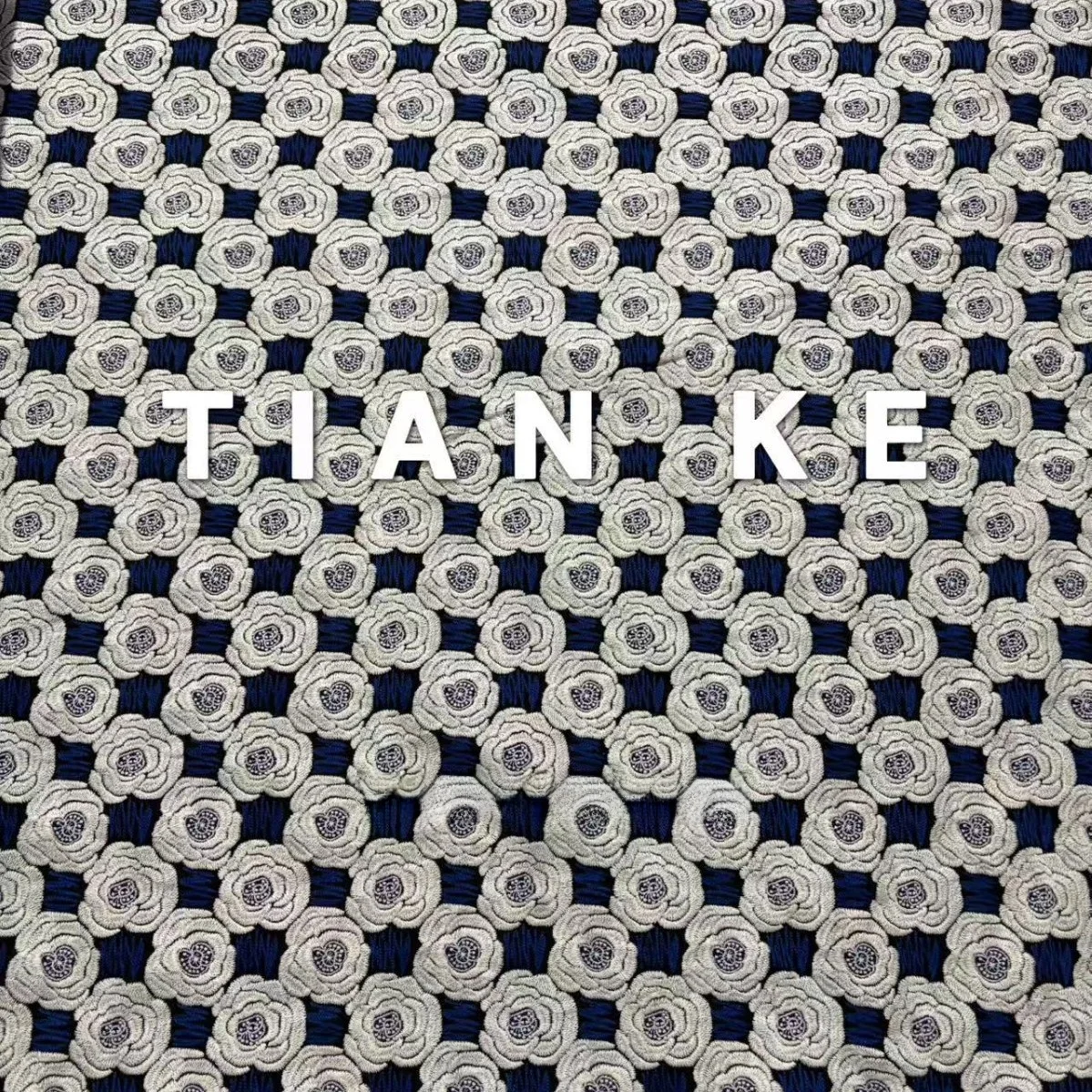 日本風刺繍生地【現貨・多用途】：プロデザイナーが選ぶ秋冬シーズンの専門用途素材